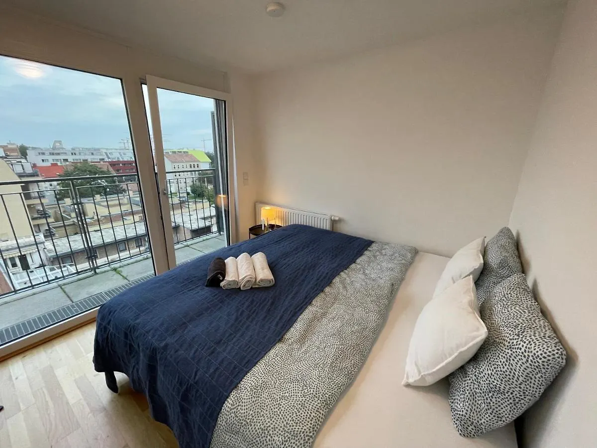Eca Rooftop Live - Private Rooms & Serviced Apartments Viena Habitación en casa particular