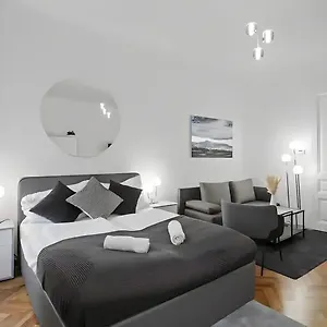 Apartment, Central, 2 Min To U1 Keplerplatz Апартаменты