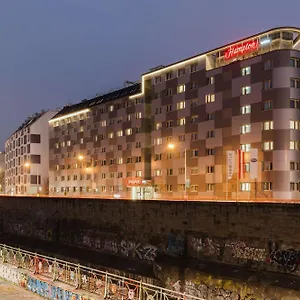 Hampton By Hilton West וינה