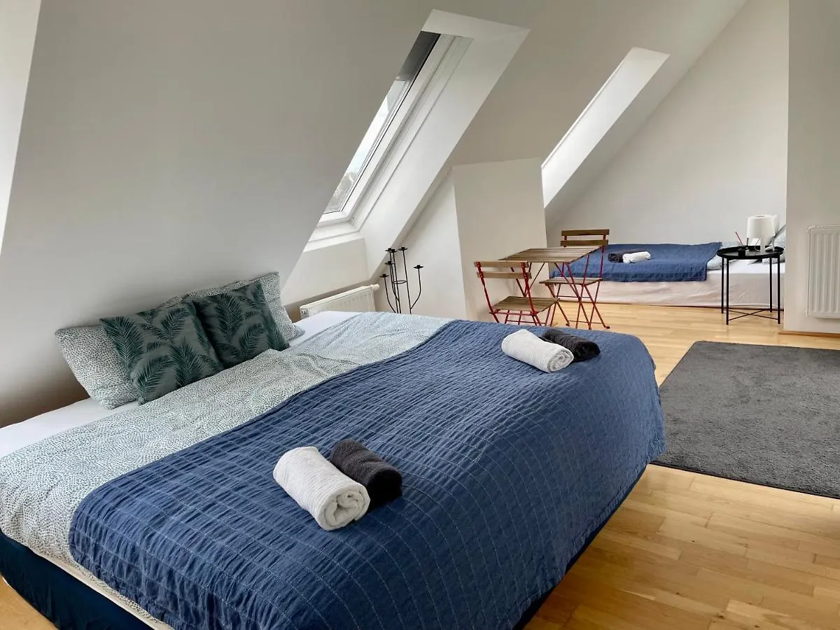 Eca Rooftop Live - Private Rooms & Serviced Apartments Bécs Homestay szállás