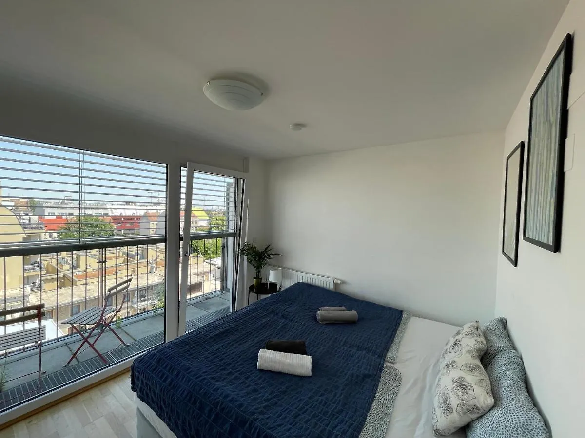 Homestay szállás Eca Rooftop Live - Private Rooms & Serviced Apartments Bécs