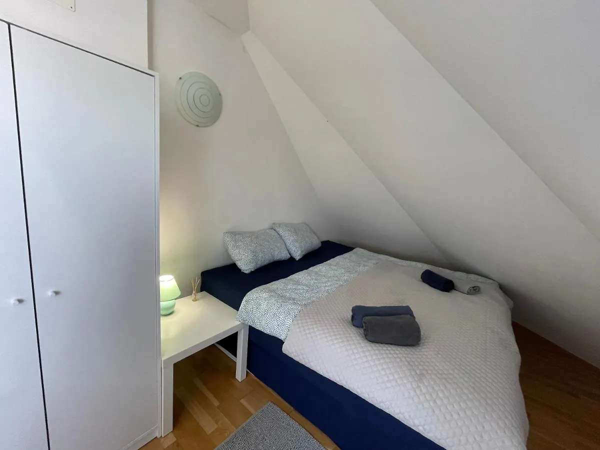 Eca Rooftop Live - Private Rooms & Serviced Apartments Bécs Homestay szállás