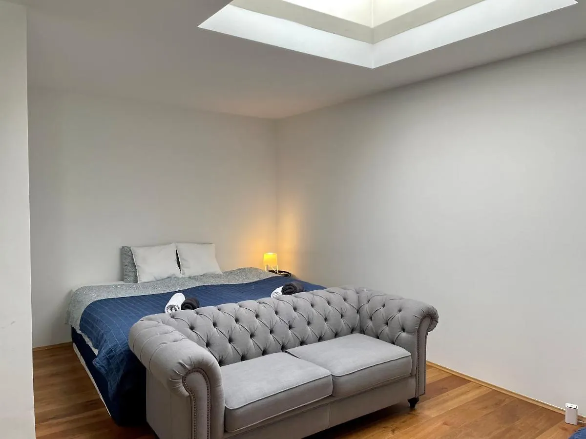 Homestay Eca Rooftop Live - Private Rooms & Serviced Apartments Vienna