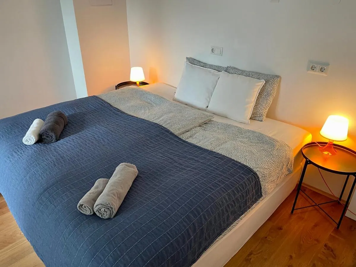 Eca Rooftop Live - Private Rooms & Serviced Apartments Vídeň